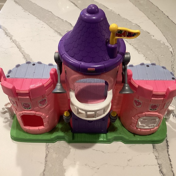 FP LITTLE PEOPLE PINK LIL ROYAL SOUND KINGDOM CASTLE and sounds work! - Picture 5 of 5